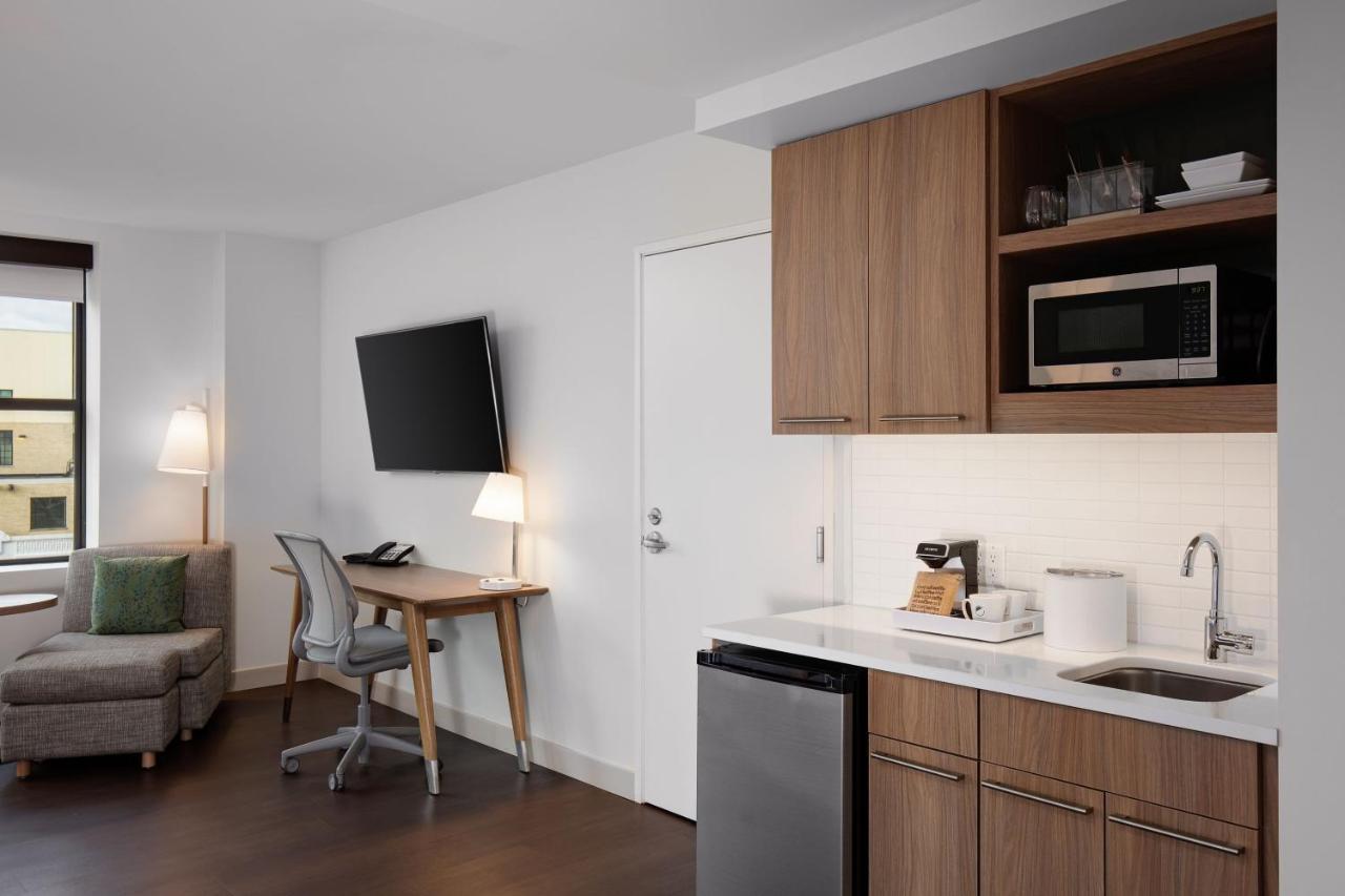 Hotel Element At The Metropolitan Detroit