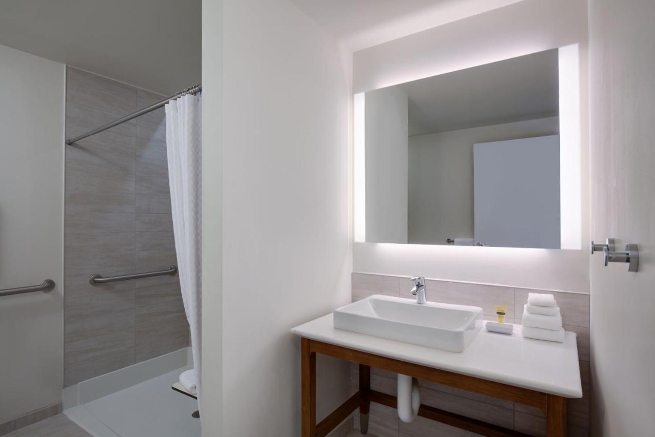 Element At The Metropolitan Hotel